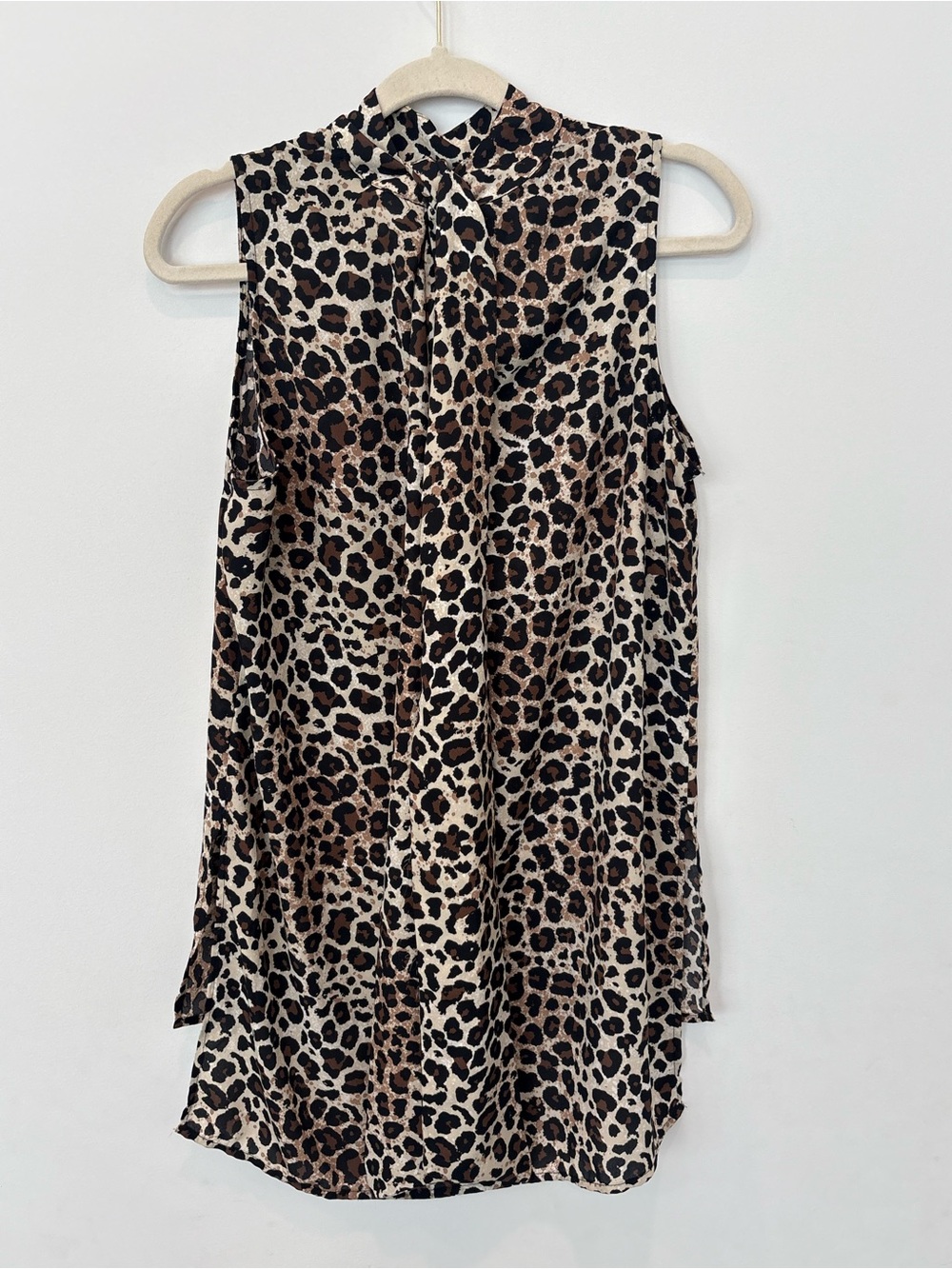 NWOT New York & Co. Sleeveless Leopard Print Tie-Neck Blouse, M
